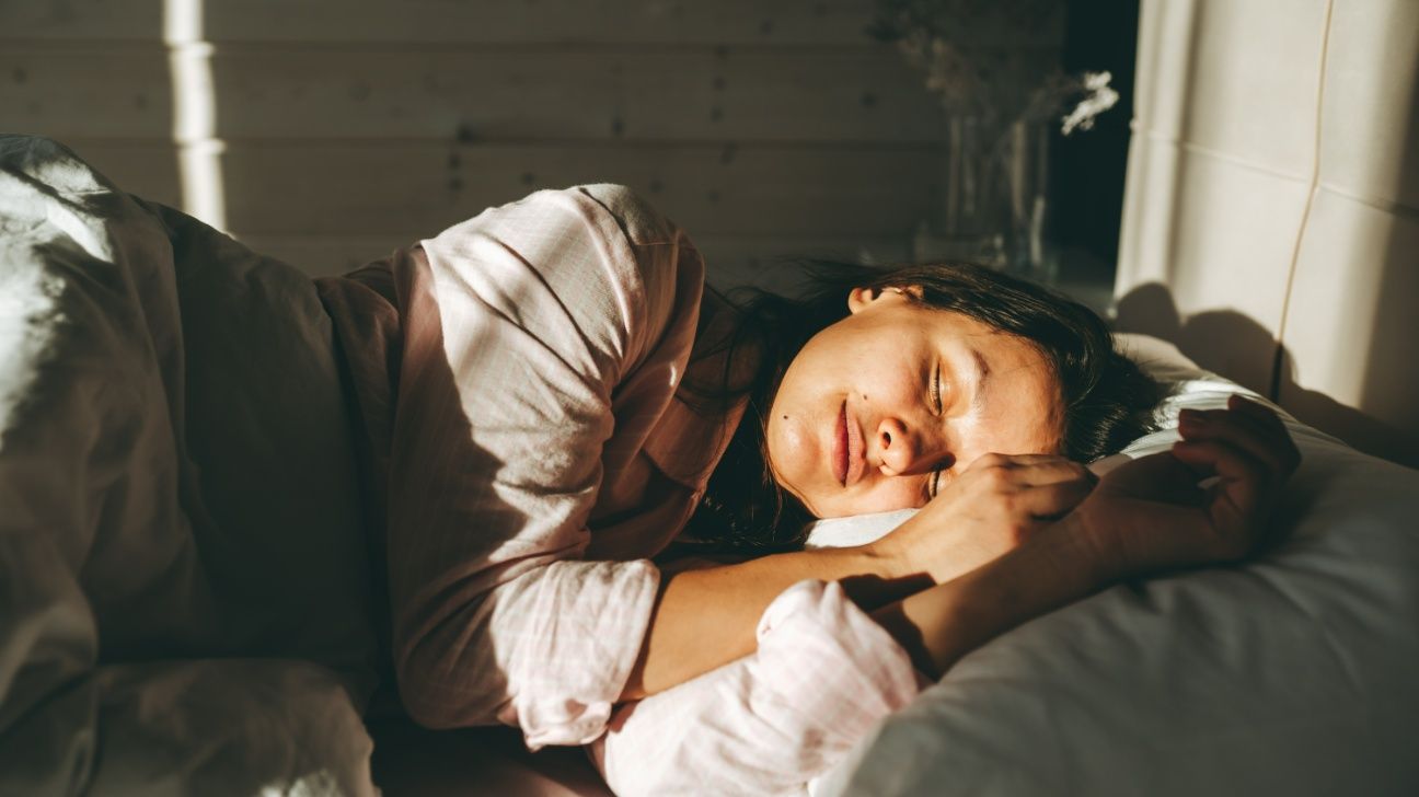 Come temprano, duerme mejor: el secreto que TikTok no inventó
