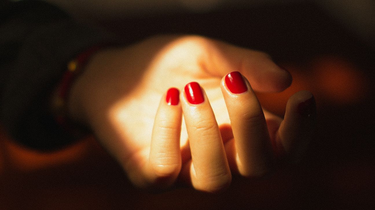 Cuida tus uñas: lo que debes saber sobre cambios inesperados
